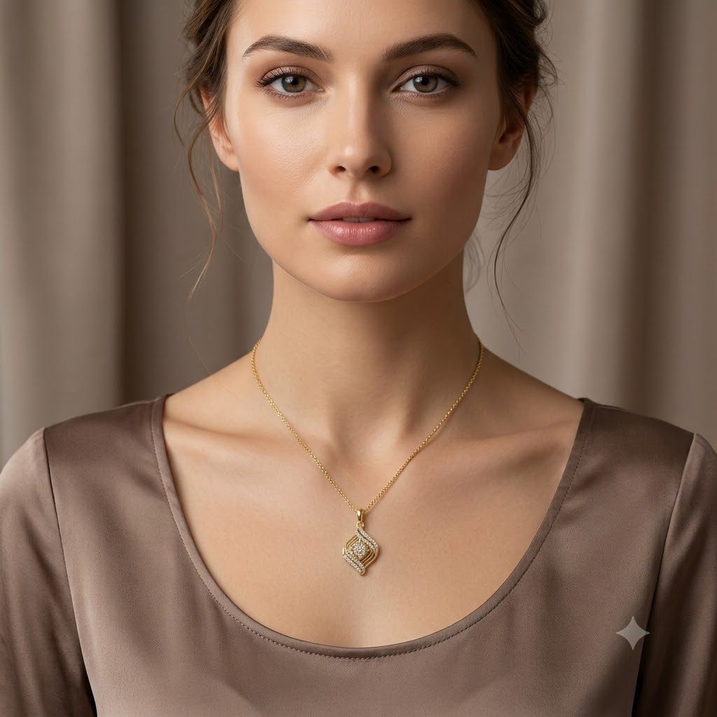 Carat Street Della worn by a model